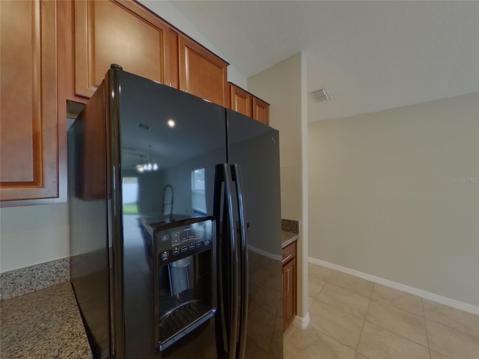 Listing photo id 4 for 14802 Emerald Landing Place