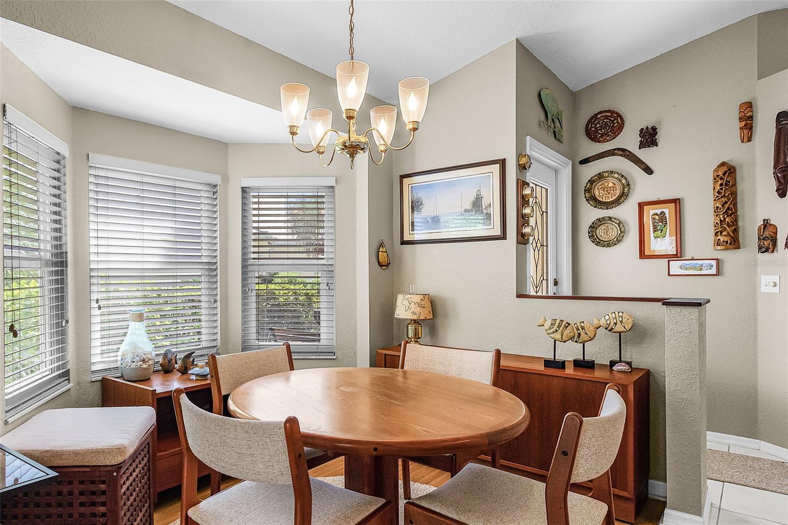 Image 7 of 37 For 404 Gaspar Key Lane