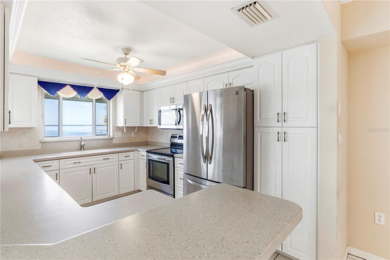 Image 12 of 43 For 1250 Marion Avenue 323