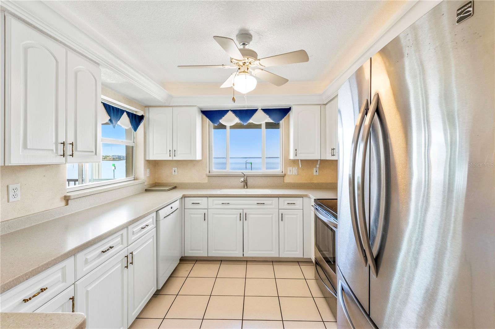 Image 13 of 43 For 1250 Marion Avenue 323