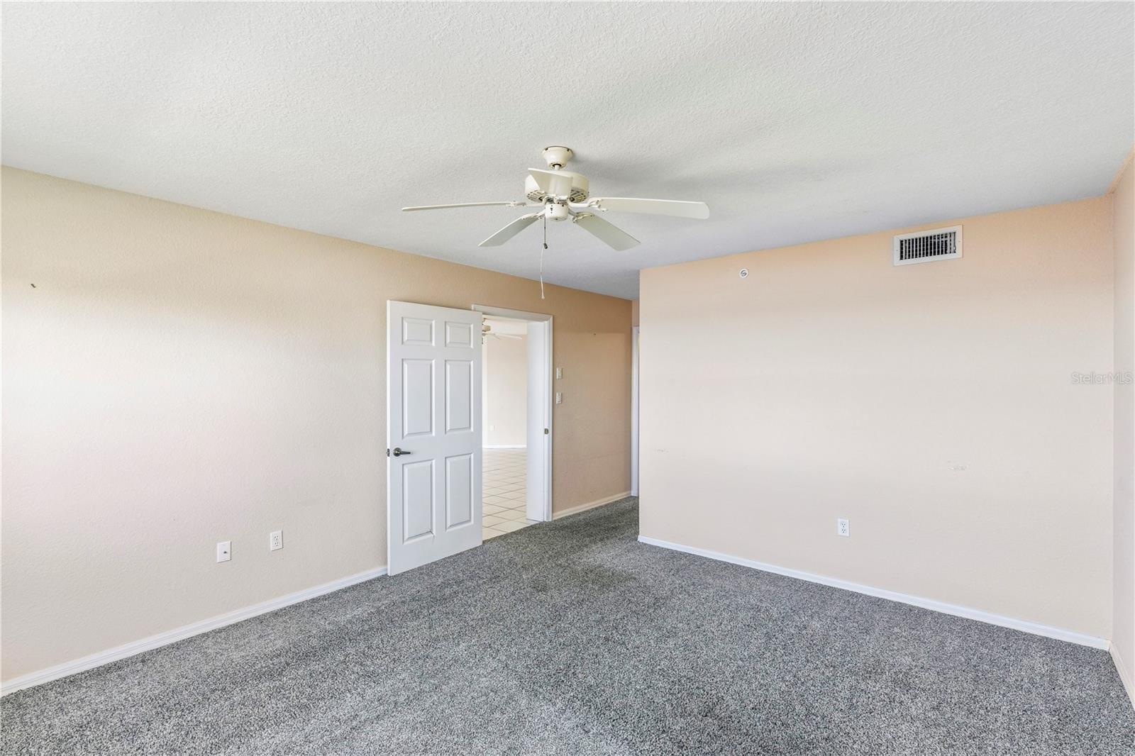 Image 19 of 43 For 1250 Marion Avenue 323