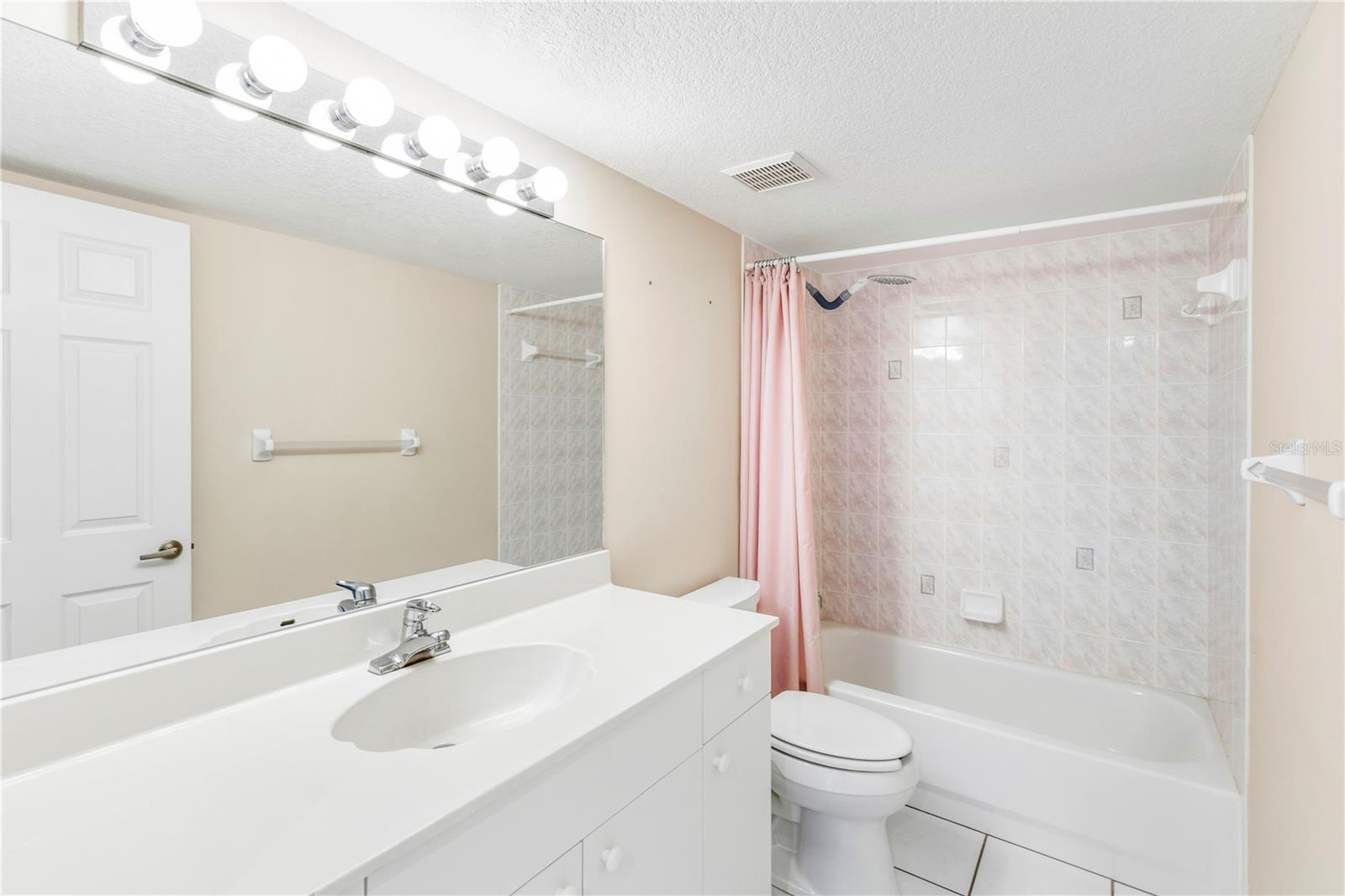 Image 26 of 43 For 1250 Marion Avenue 323