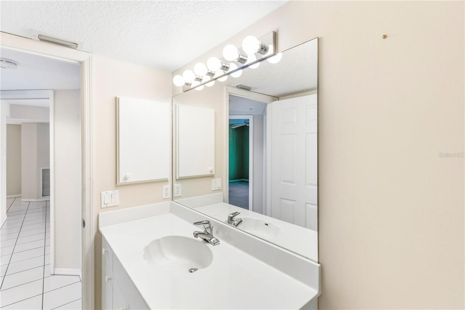 Image 28 of 43 For 1250 Marion Avenue 323