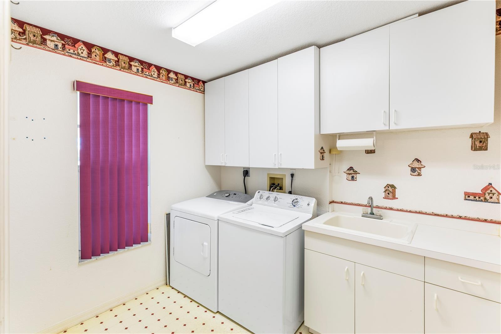 Image 32 of 43 For 1250 Marion Avenue 323