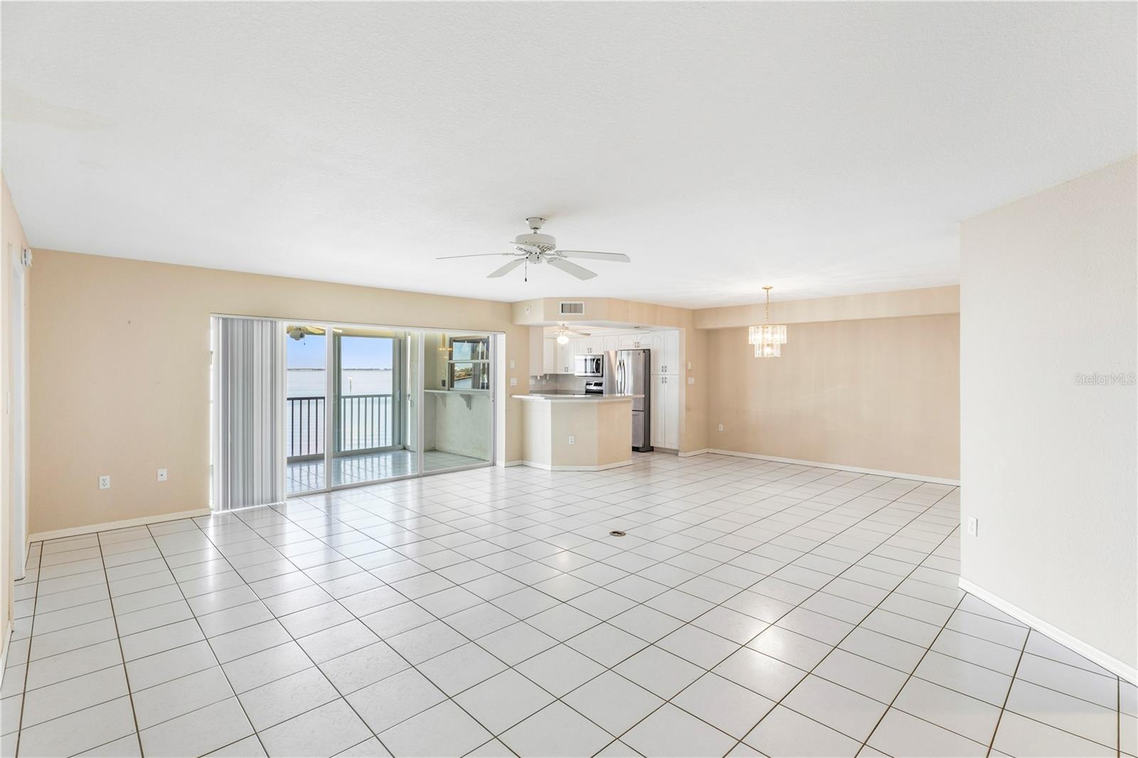 Image 6 of 43 For 1250 Marion Avenue 323