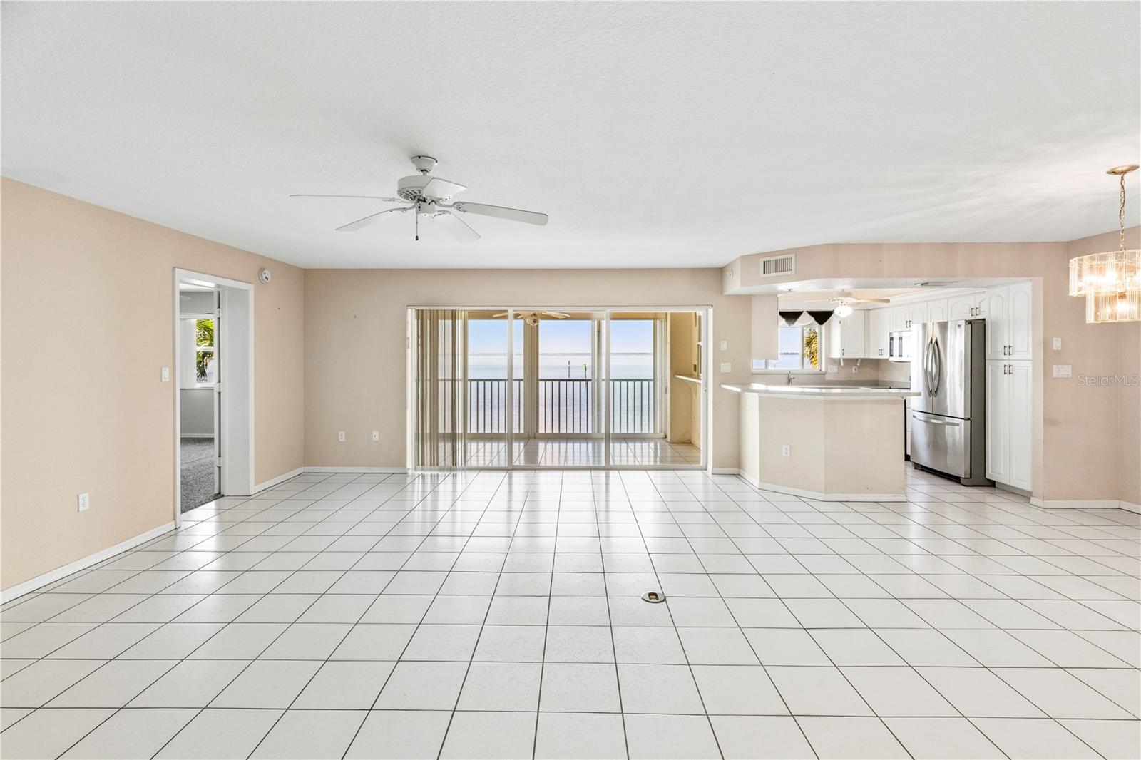 Image 7 of 43 For 1250 Marion Avenue 323