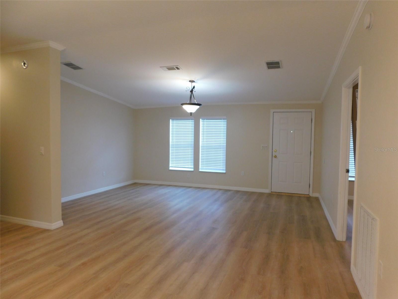 Image 6 of 17 For 200 Columbia Street