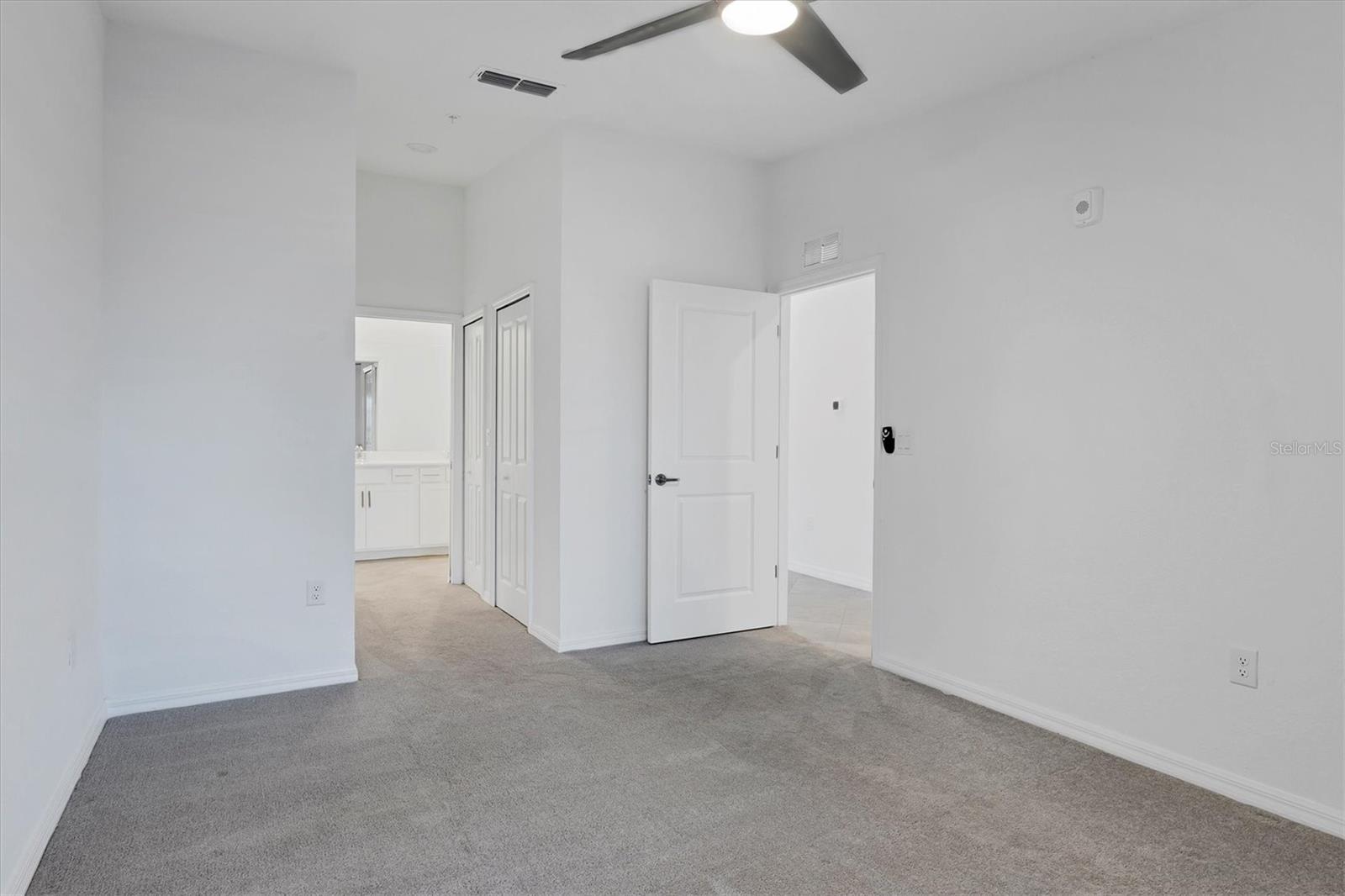 Image 19 of 79 For 12470 Wellen Golf Street 203