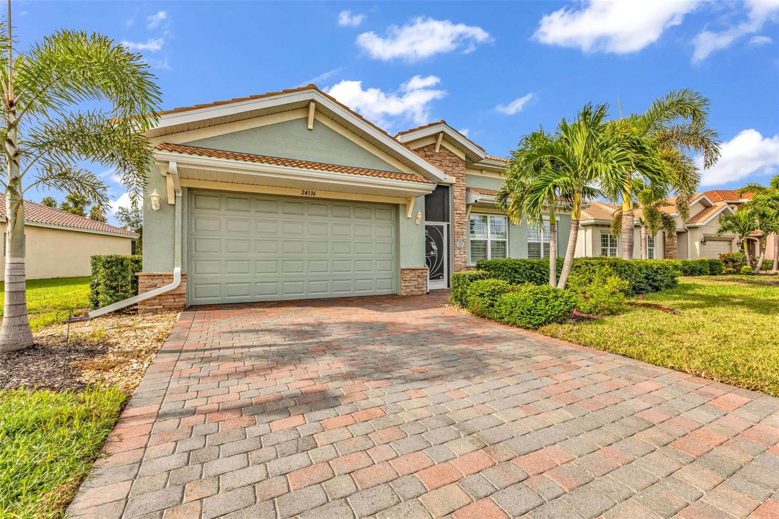 Image 40 of 61 For 24136 Riverfront Drive