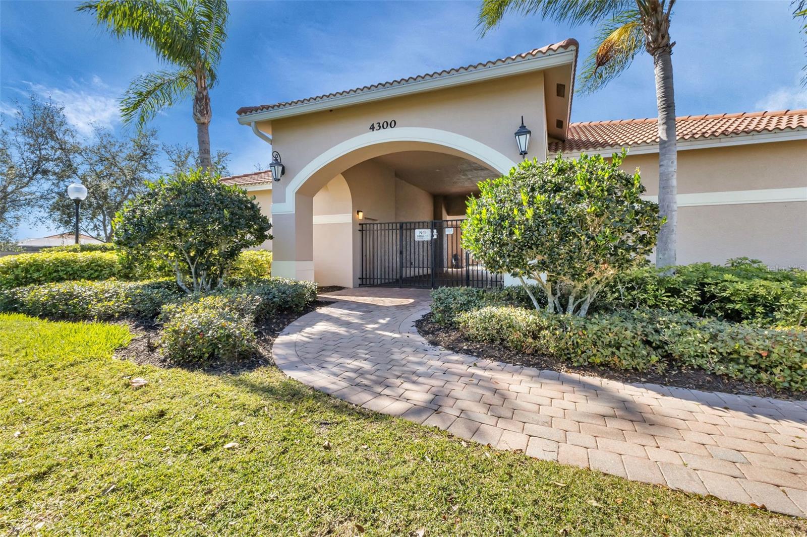 Image 53 of 61 For 24136 Riverfront Drive