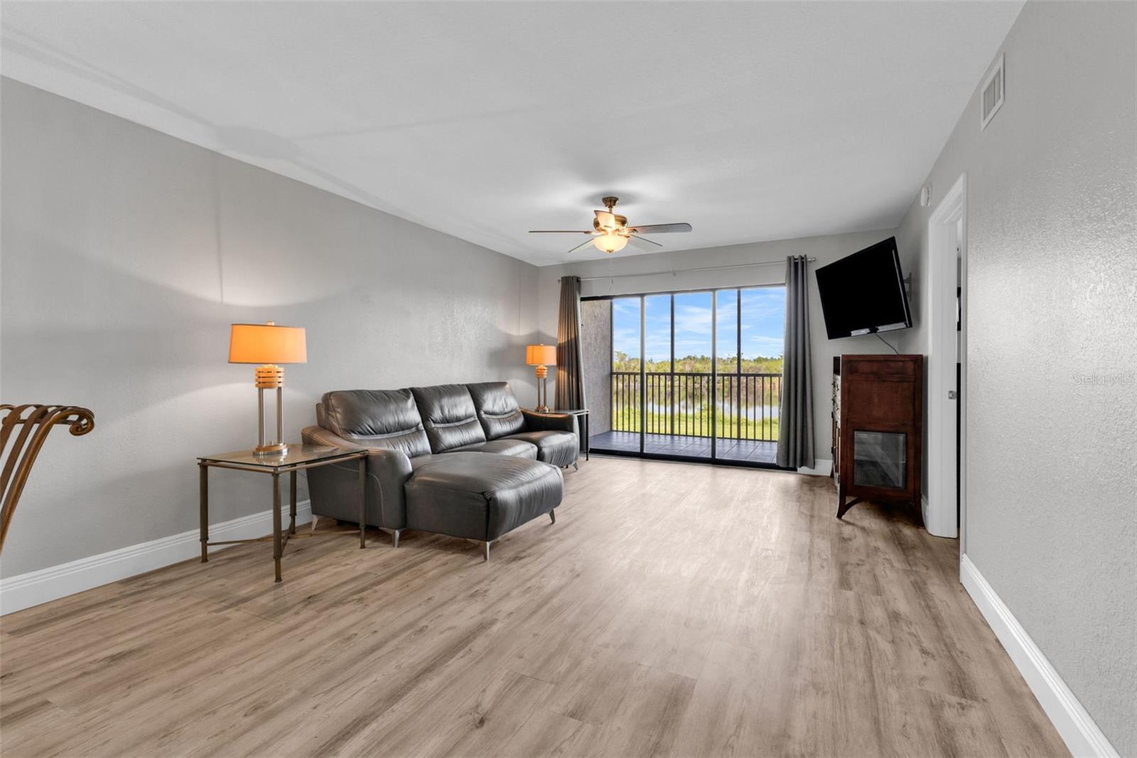 Image 12 of 45 For 175 Kings Highway B3