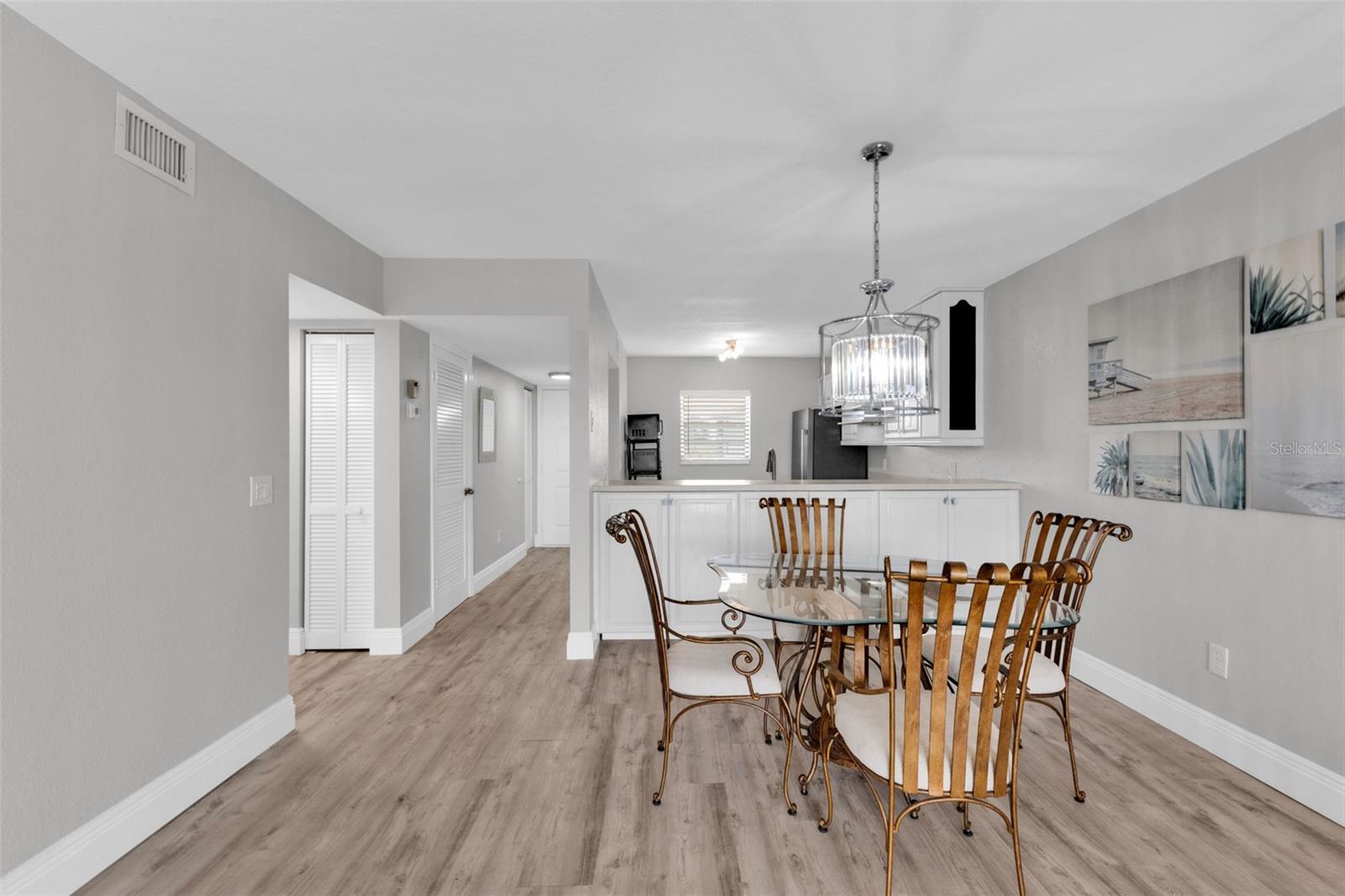 Image 13 of 45 For 175 Kings Highway B3