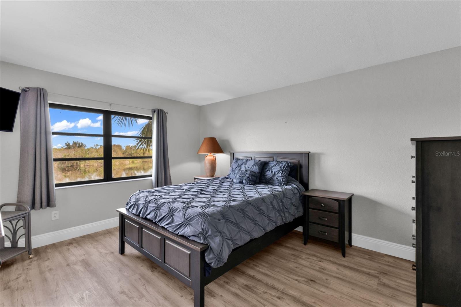 Image 17 of 45 For 175 Kings Highway B3