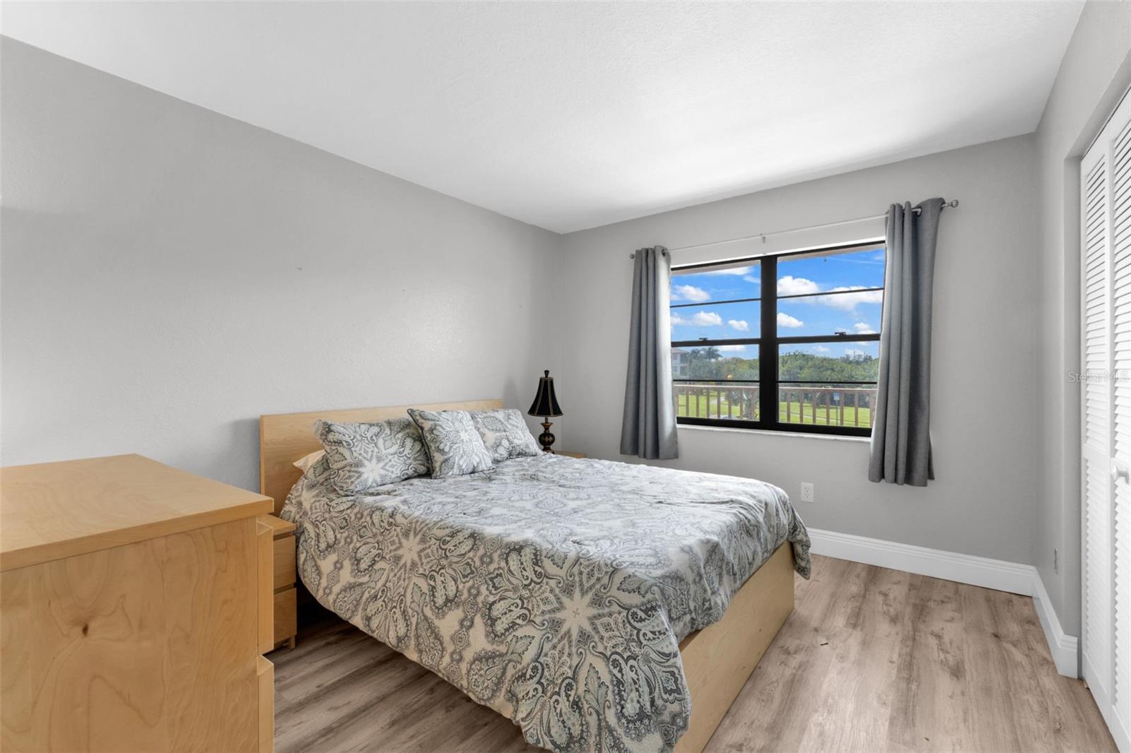 Image 24 of 45 For 175 Kings Highway B3