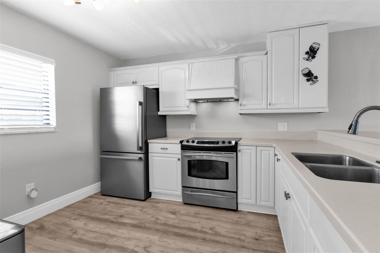 Image 7 of 45 For 175 Kings Highway B3