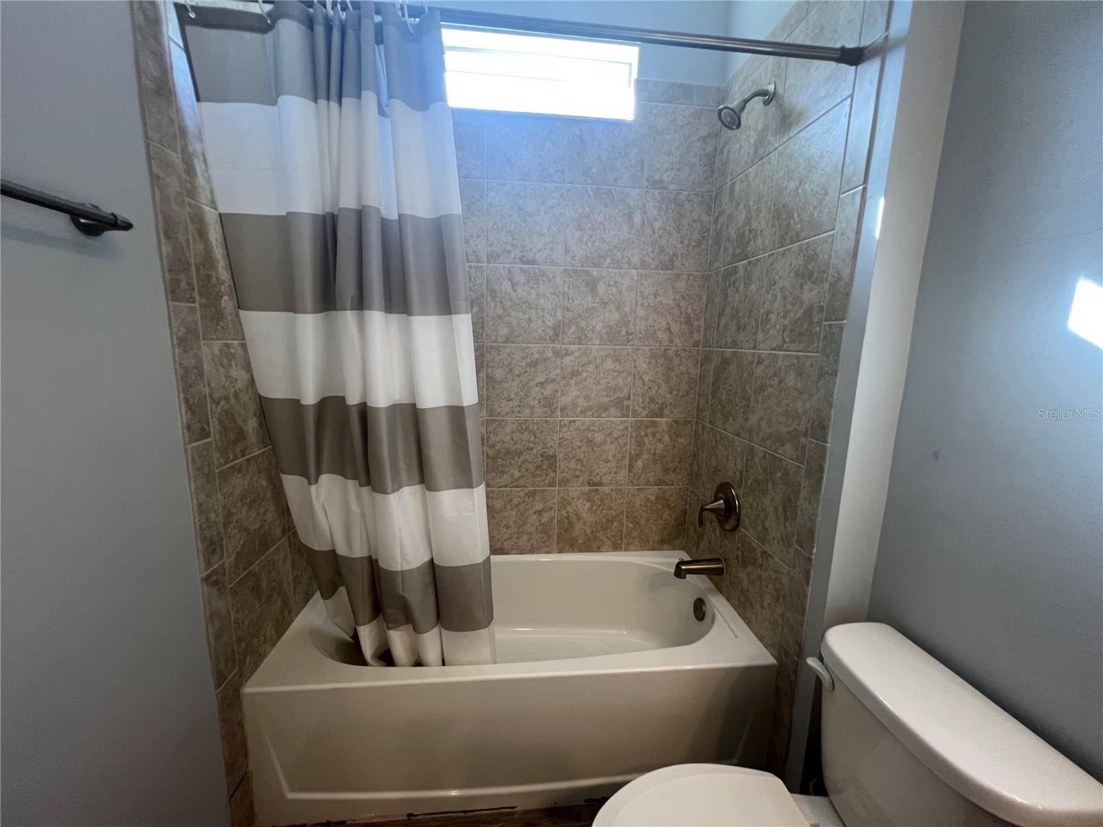 Image 11 of 38 For 10487 Atenia Street