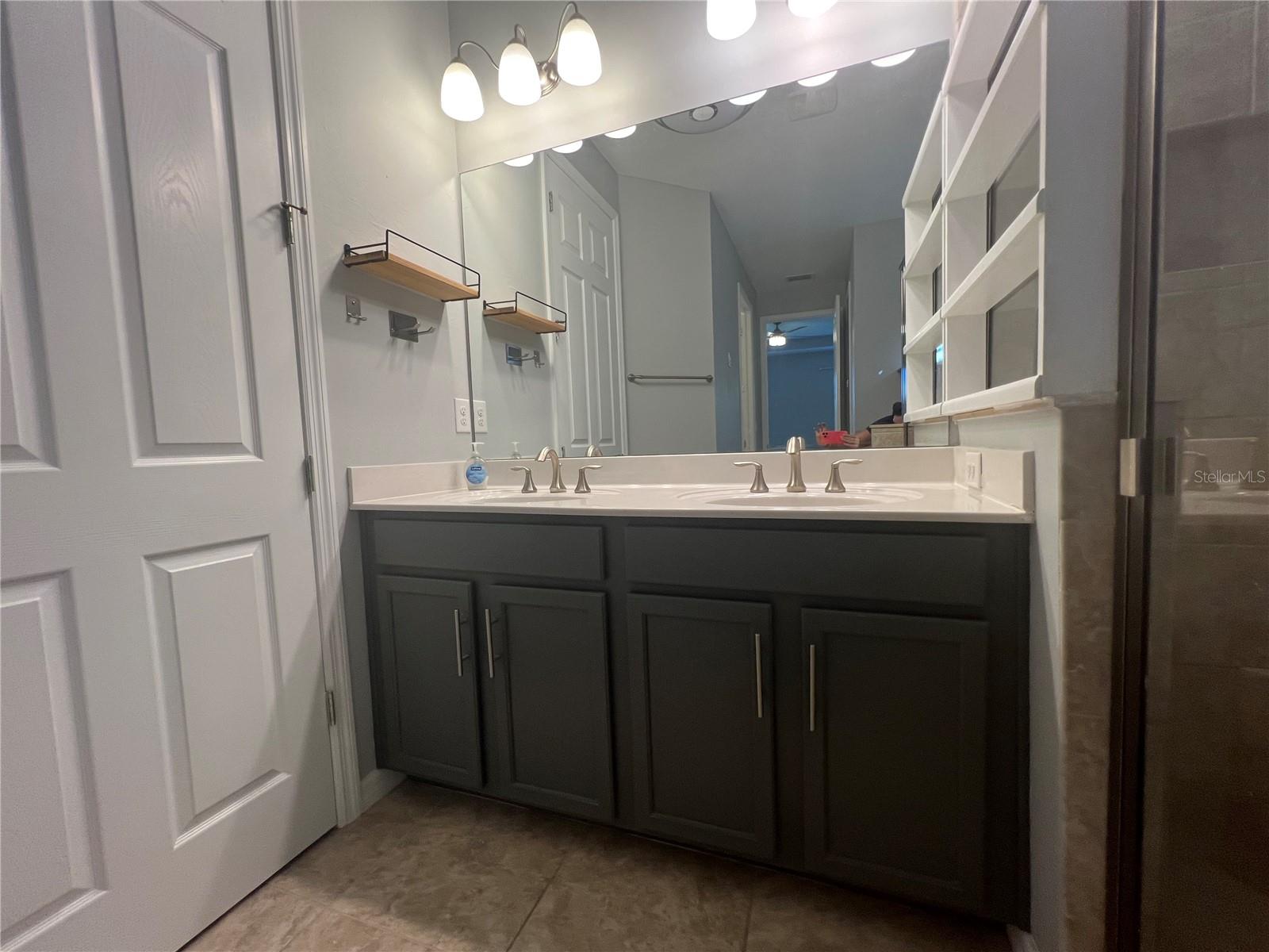 Image 25 of 38 For 10487 Atenia Street