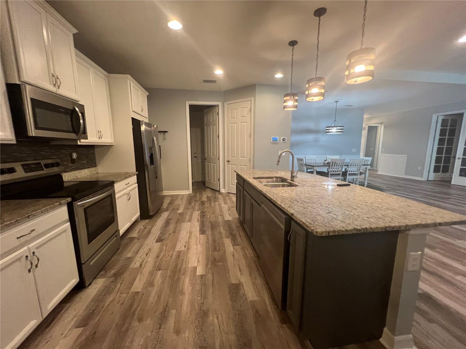 Image 28 of 38 For 10487 Atenia Street