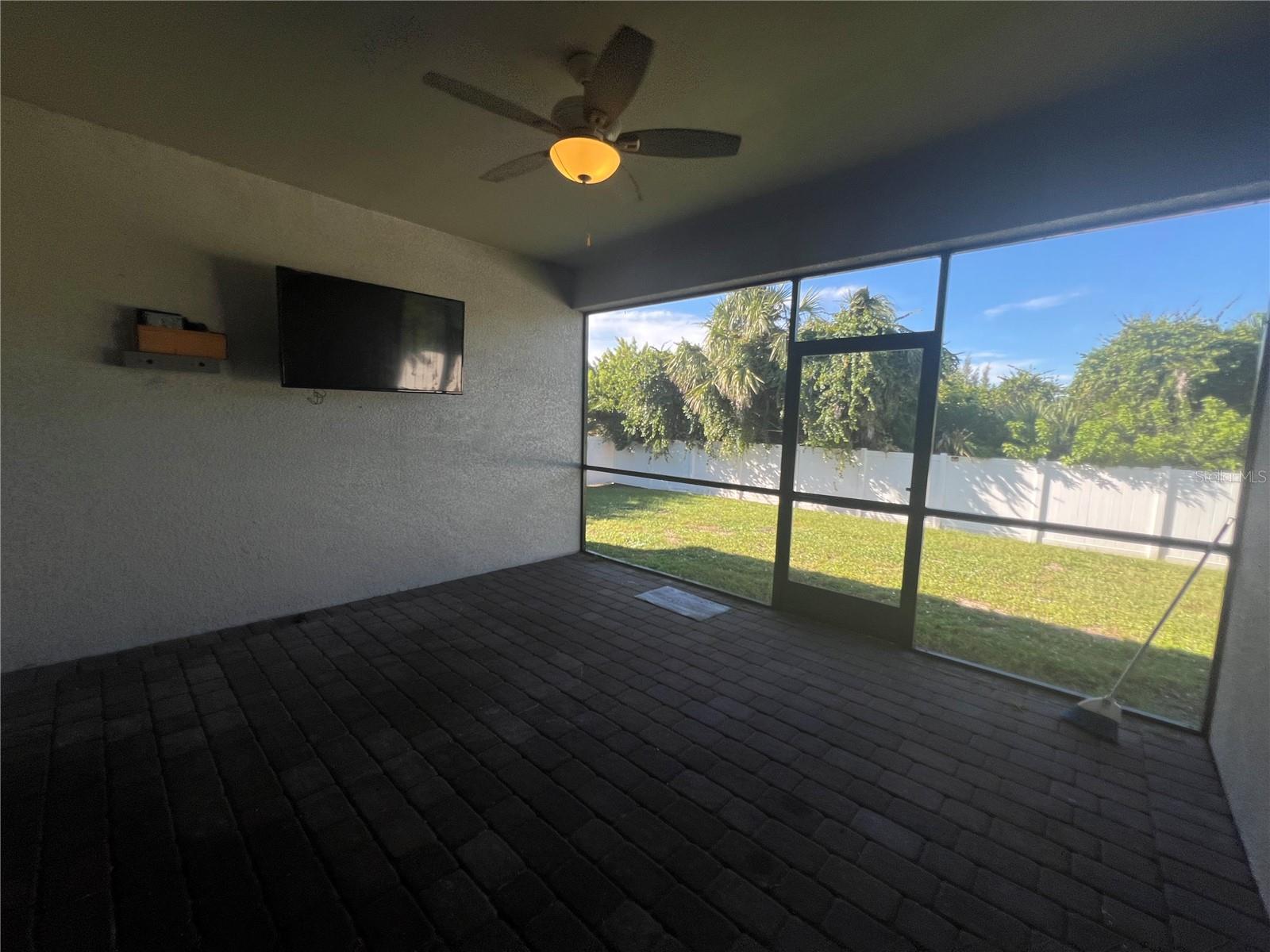 Image 35 of 38 For 10487 Atenia Street