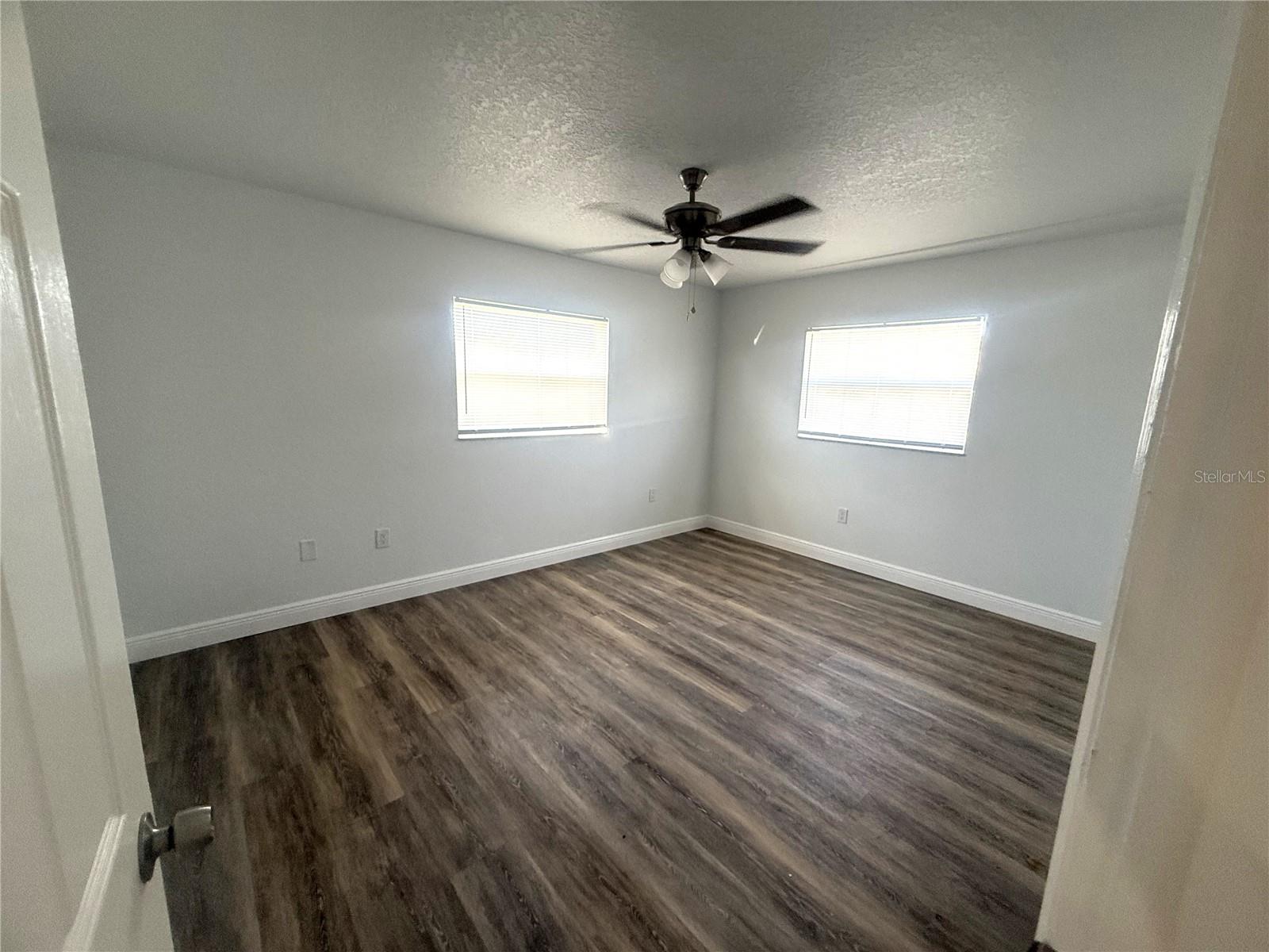 Image 10 of 29 For 549 Lakemont Avenue Nw