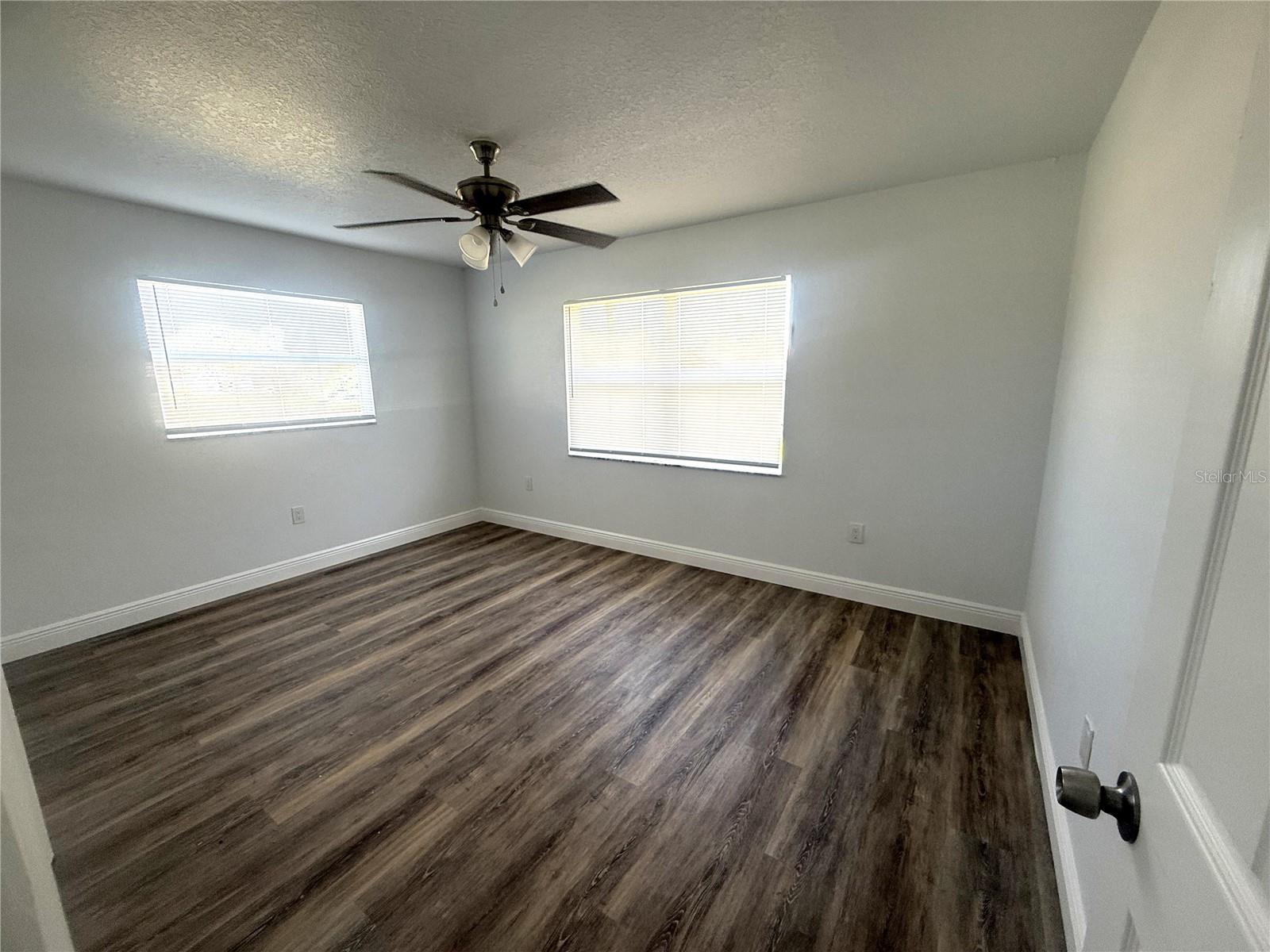 Image 15 of 29 For 549 Lakemont Avenue Nw