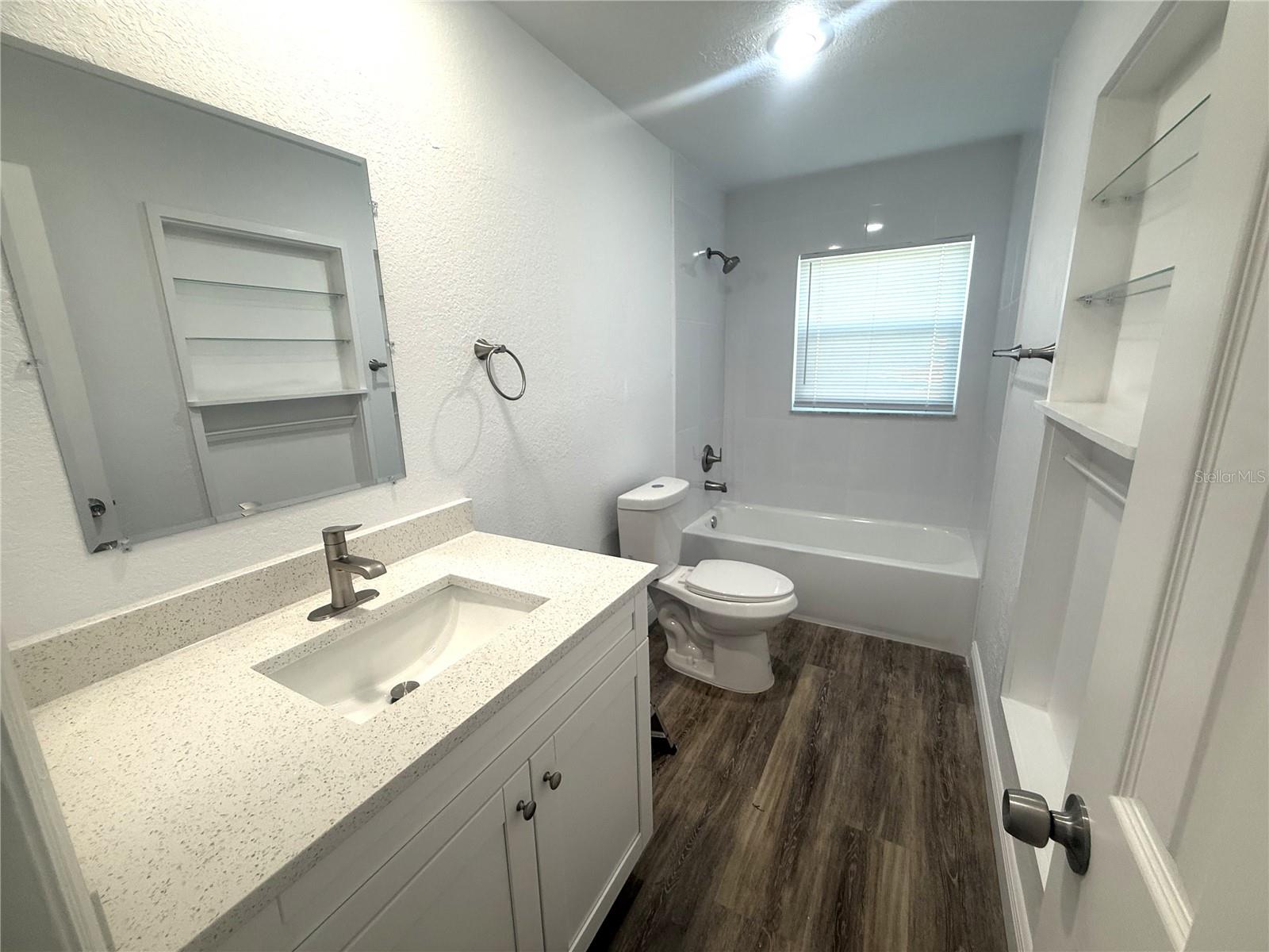 Image 16 of 29 For 549 Lakemont Avenue Nw