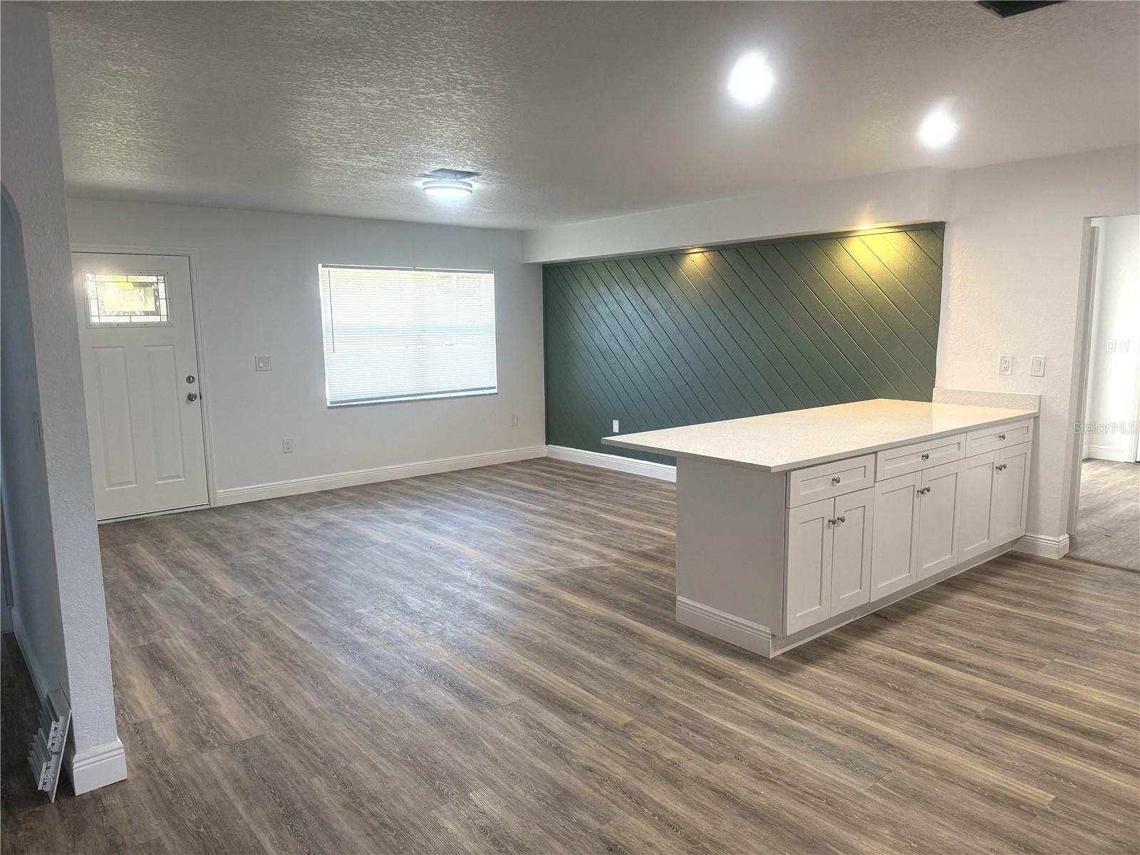 Image 3 of 29 For 549 Lakemont Avenue Nw