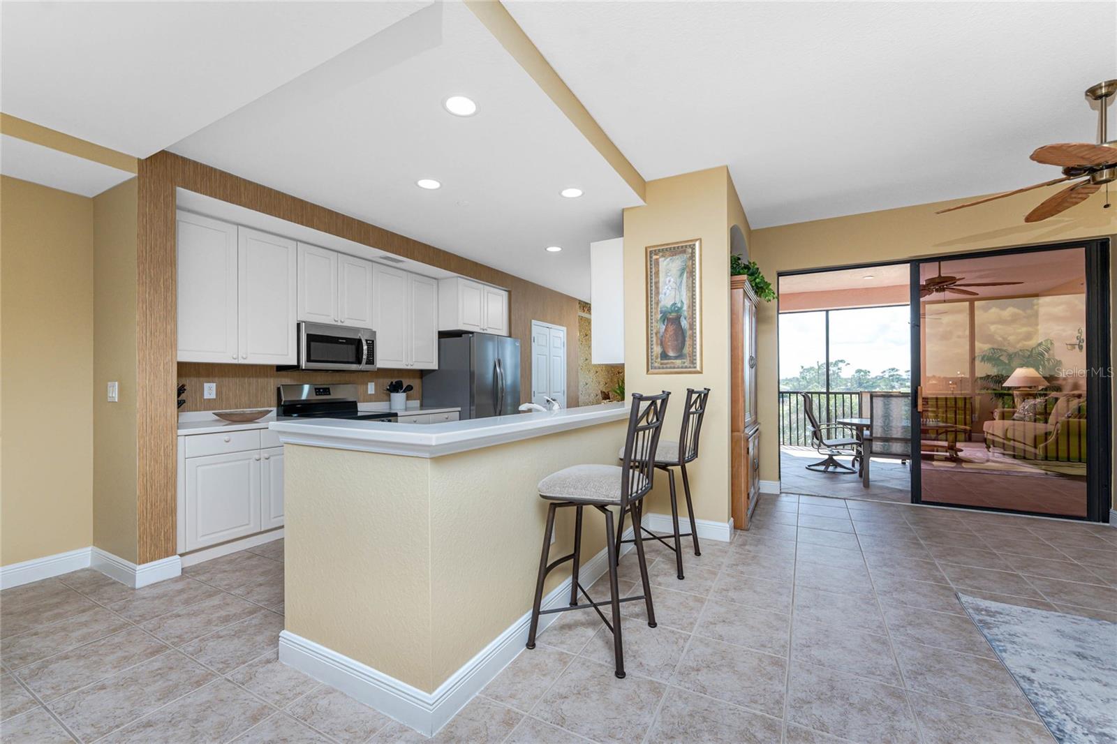 Image 19 of 51 For 24351 Baltic Ave  203