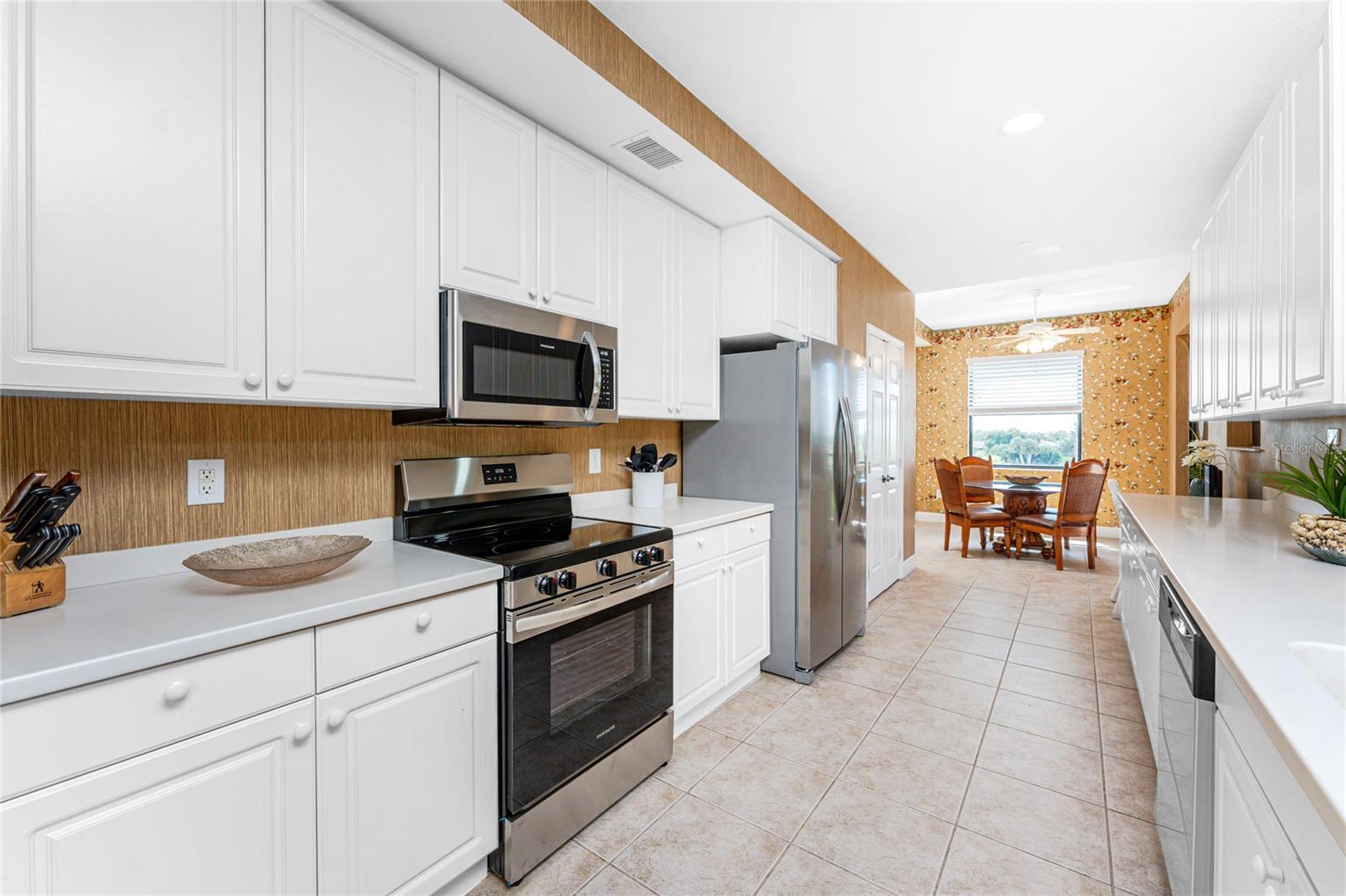 Image 20 of 51 For 24351 Baltic Ave  203