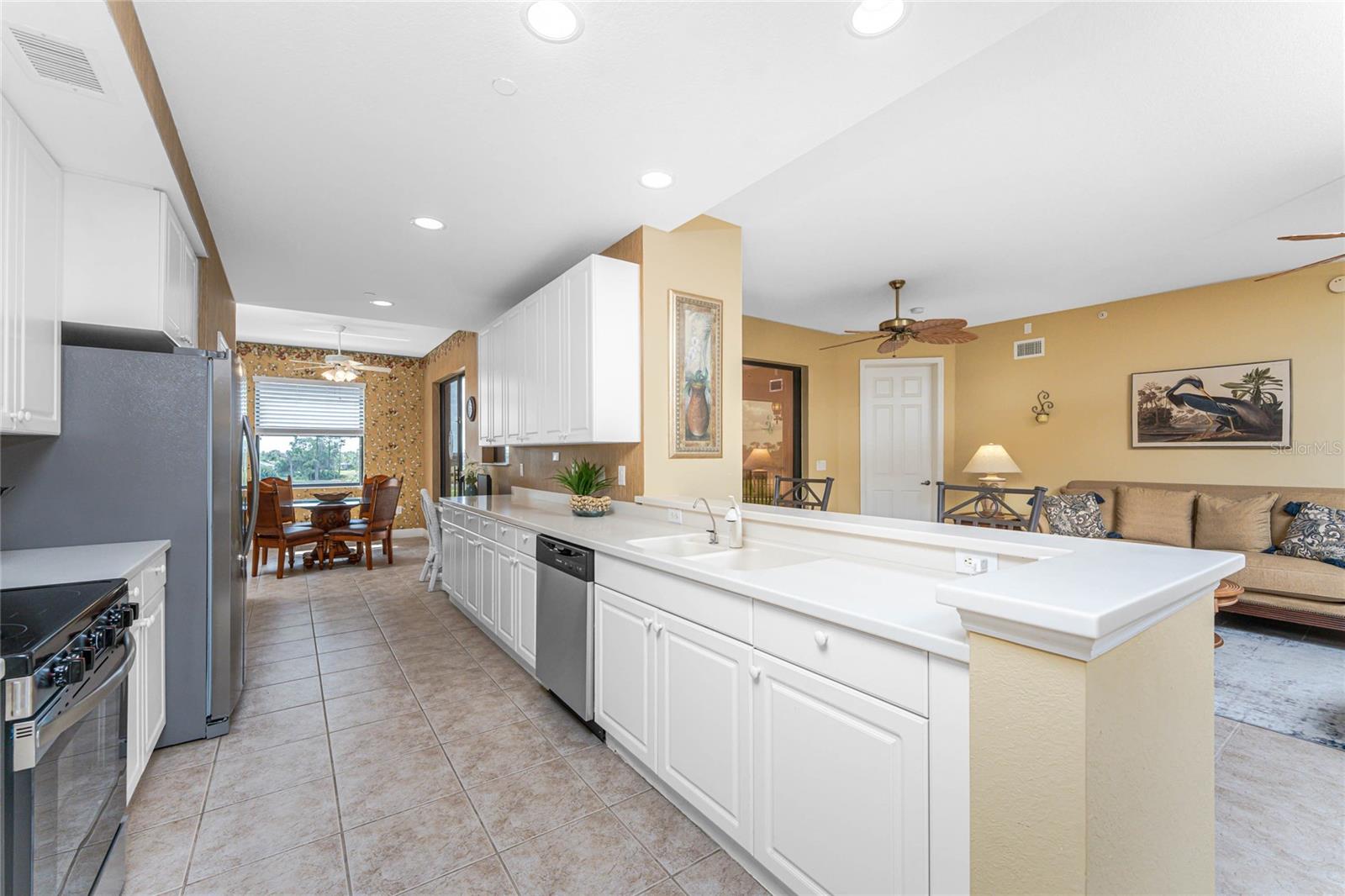 Image 21 of 51 For 24351 Baltic Ave  203