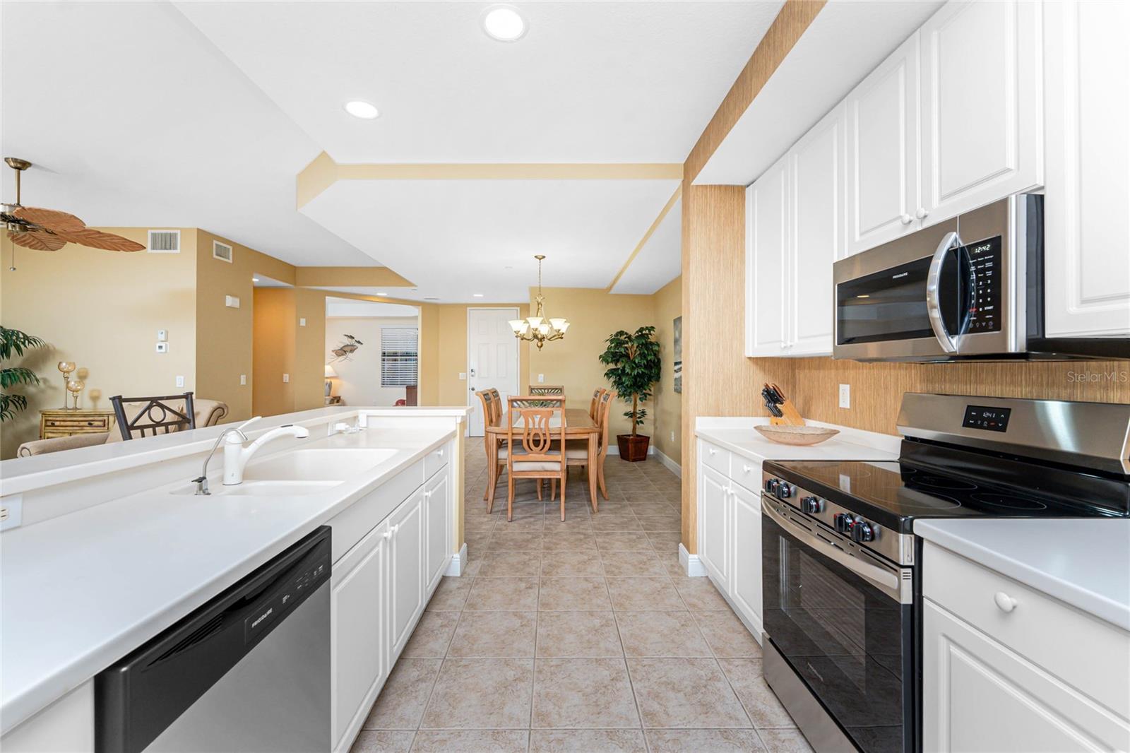 Image 25 of 51 For 24351 Baltic Ave  203