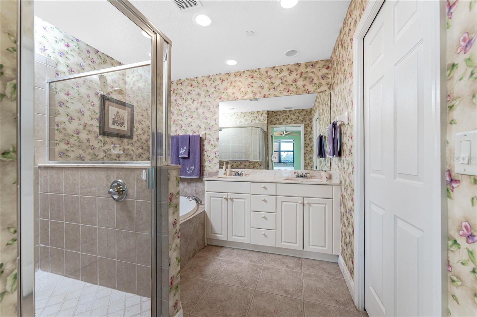 Image 33 of 51 For 24351 Baltic Ave  203