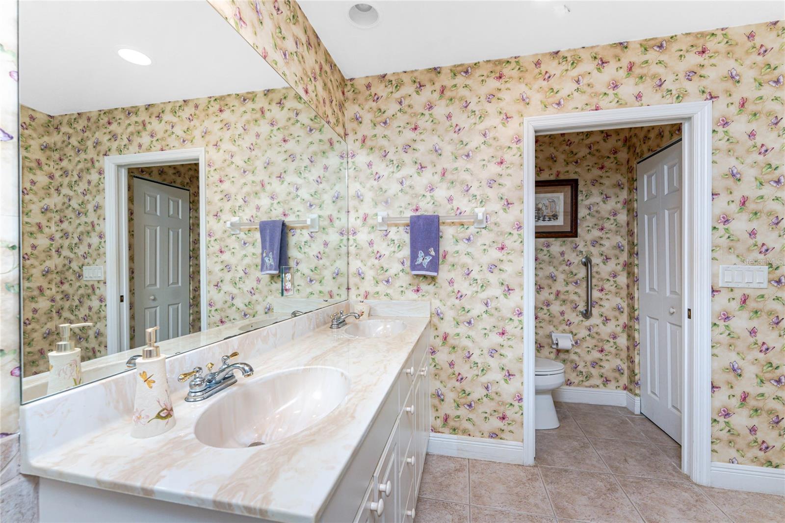 Image 34 of 51 For 24351 Baltic Ave  203
