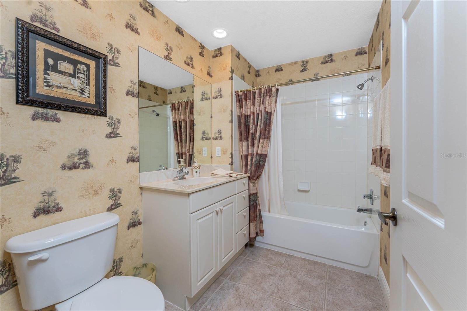 Image 36 of 51 For 24351 Baltic Ave  203