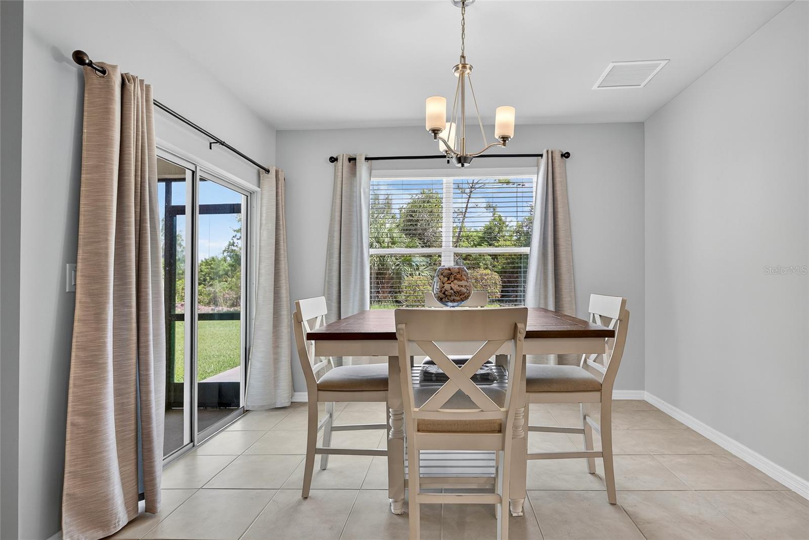 Image 10 of 40 For 25340 Lenox Circle