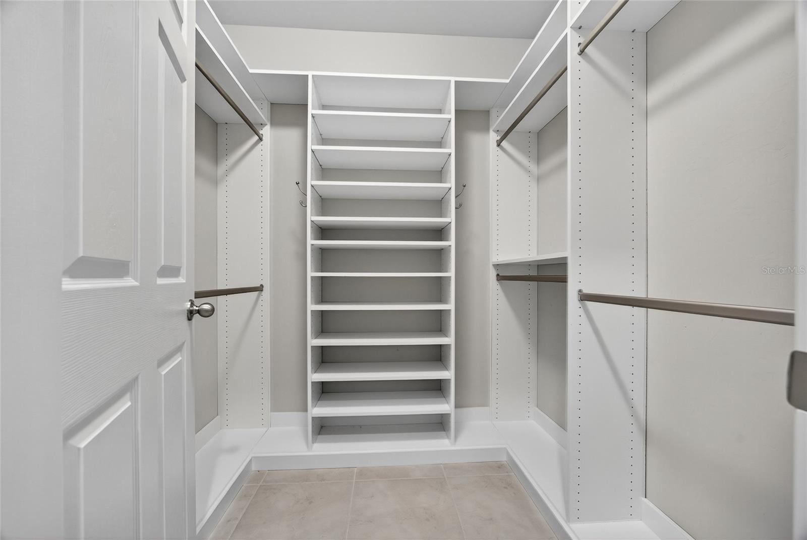 Image 13 of 40 For 25340 Lenox Circle