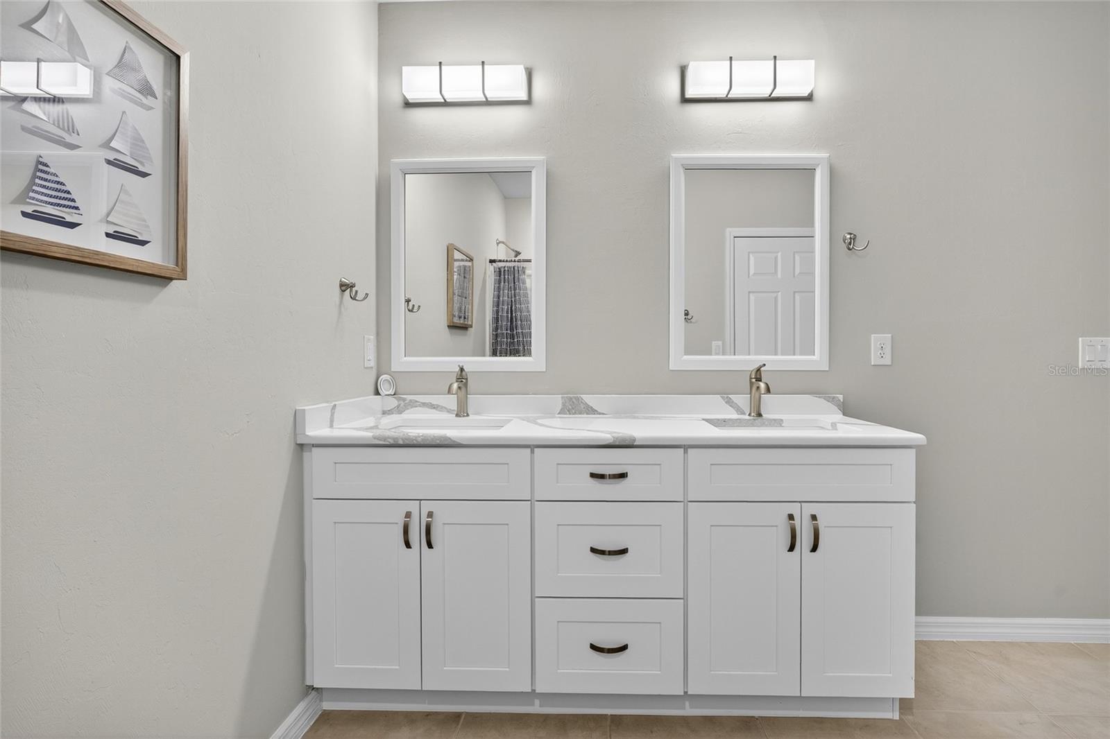 Image 15 of 40 For 25340 Lenox Circle