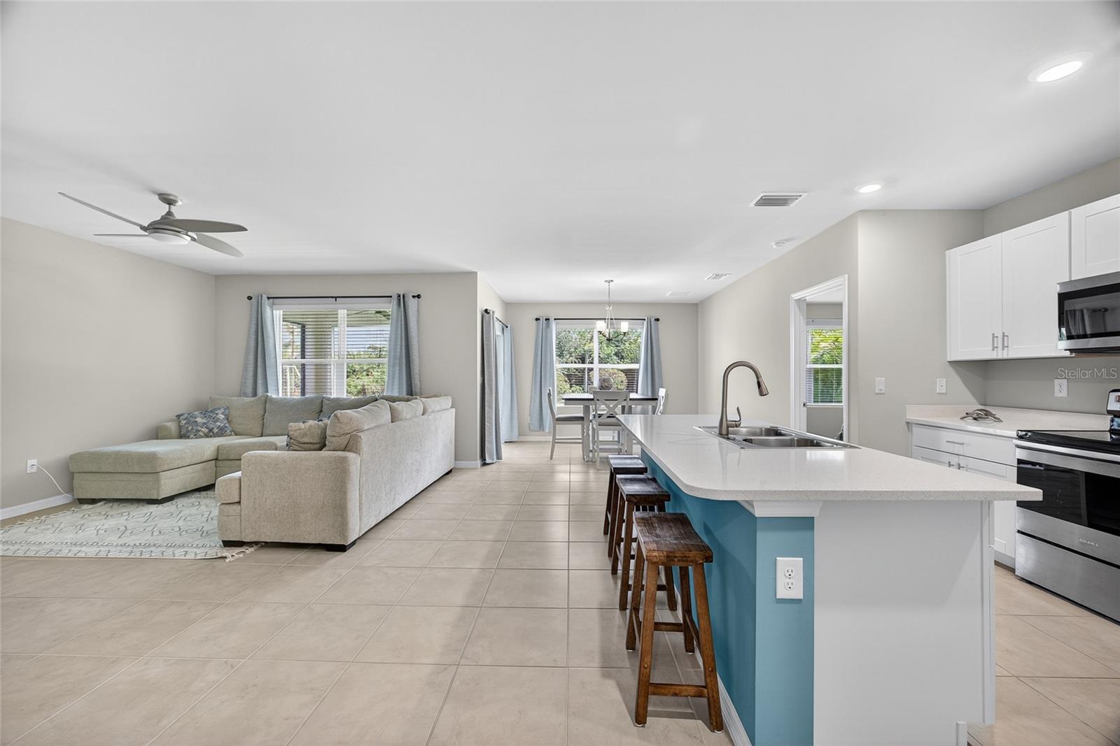 Image 4 of 40 For 25340 Lenox Circle