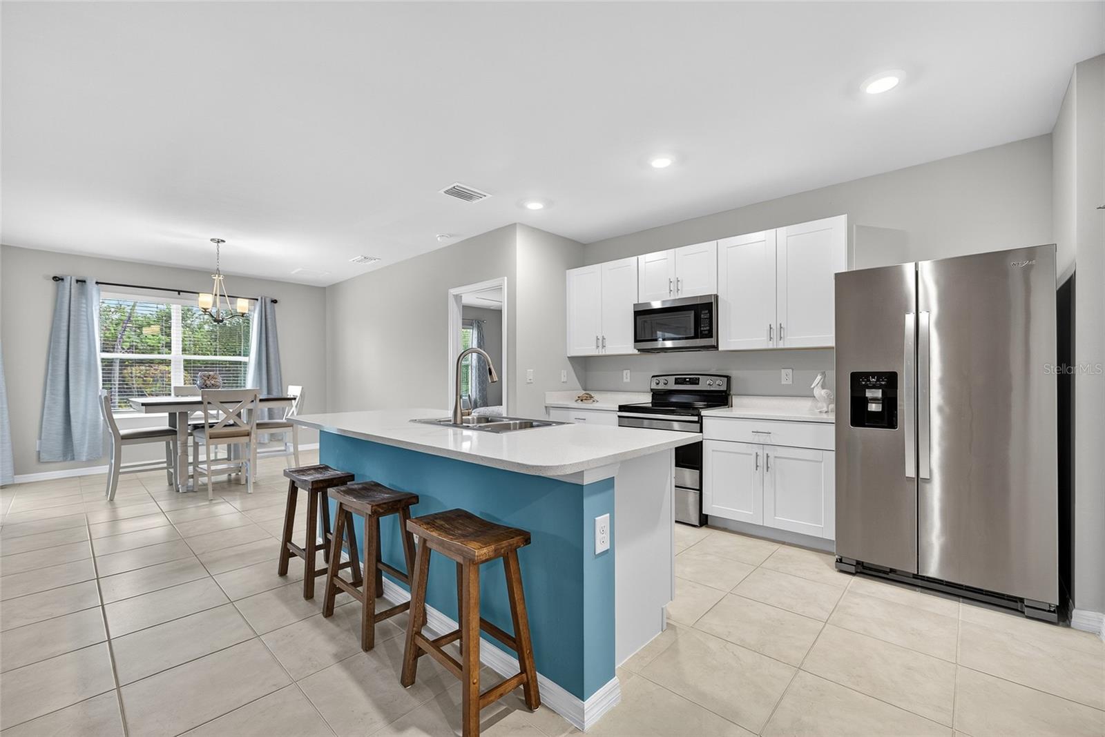 Image 7 of 40 For 25340 Lenox Circle