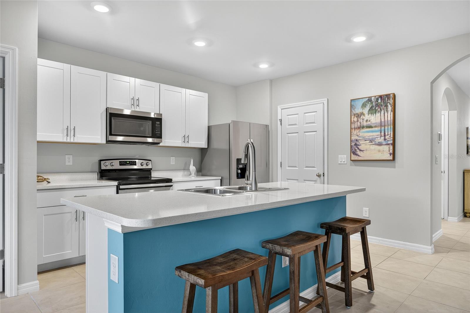 Image 8 of 40 For 25340 Lenox Circle
