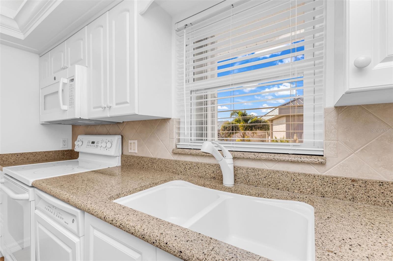 Image 9 of 34 For 3251 White Ibis Court C4