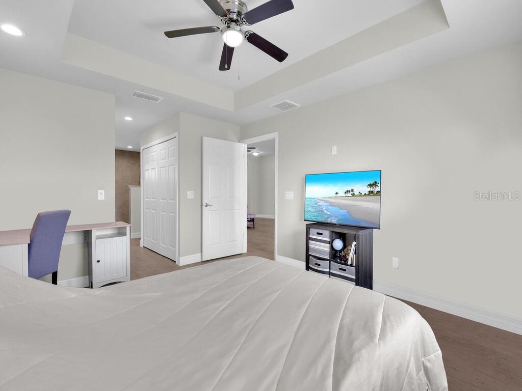 Image 11 of 21 For 1322 10th Terrace