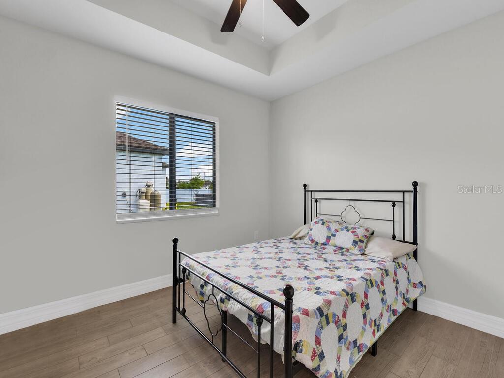 Image 17 of 21 For 1322 10th Terrace