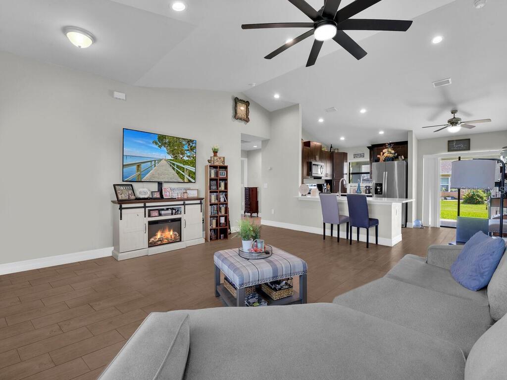 Image 3 of 21 For 1322 10th Terrace