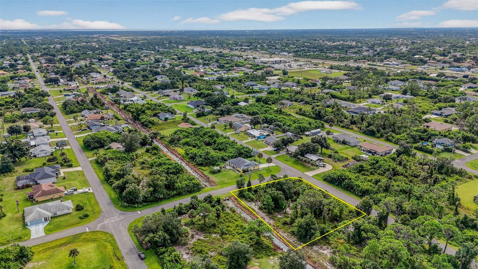 Image 18 of 36 For 10382 Deerwood Avenue