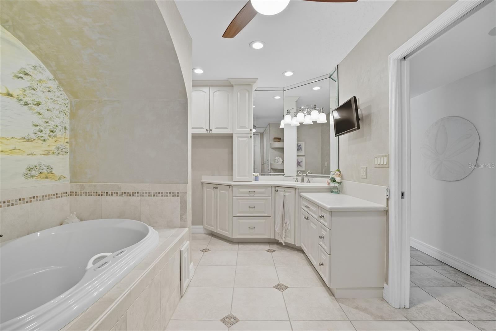 Image 23 of 44 For 3280 Southshore Drive 88a