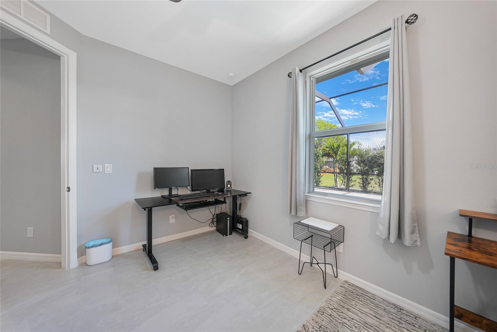 Image 21 of 53 For 336 Casale G Street