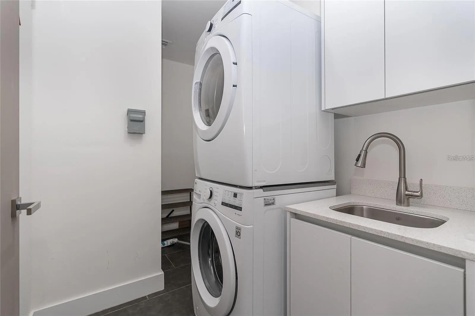 Image 17 of 30 For 8167 Dittmar Street