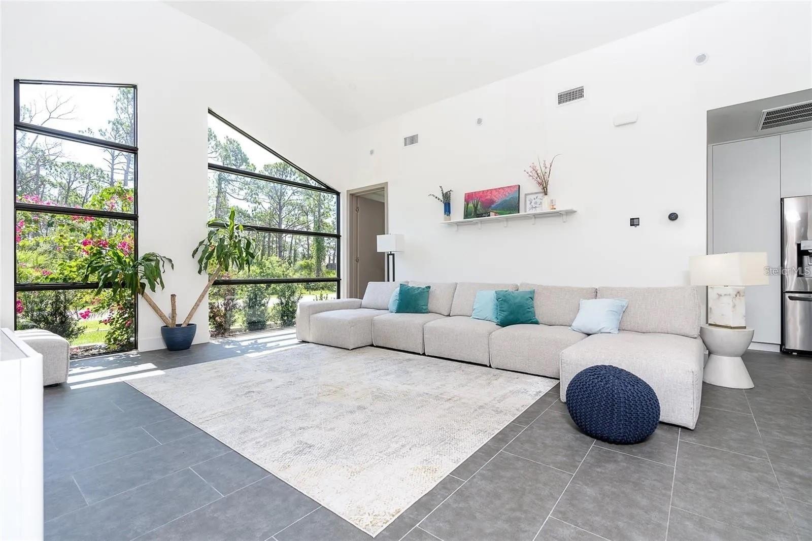 Image 5 of 30 For 8167 Dittmar Street