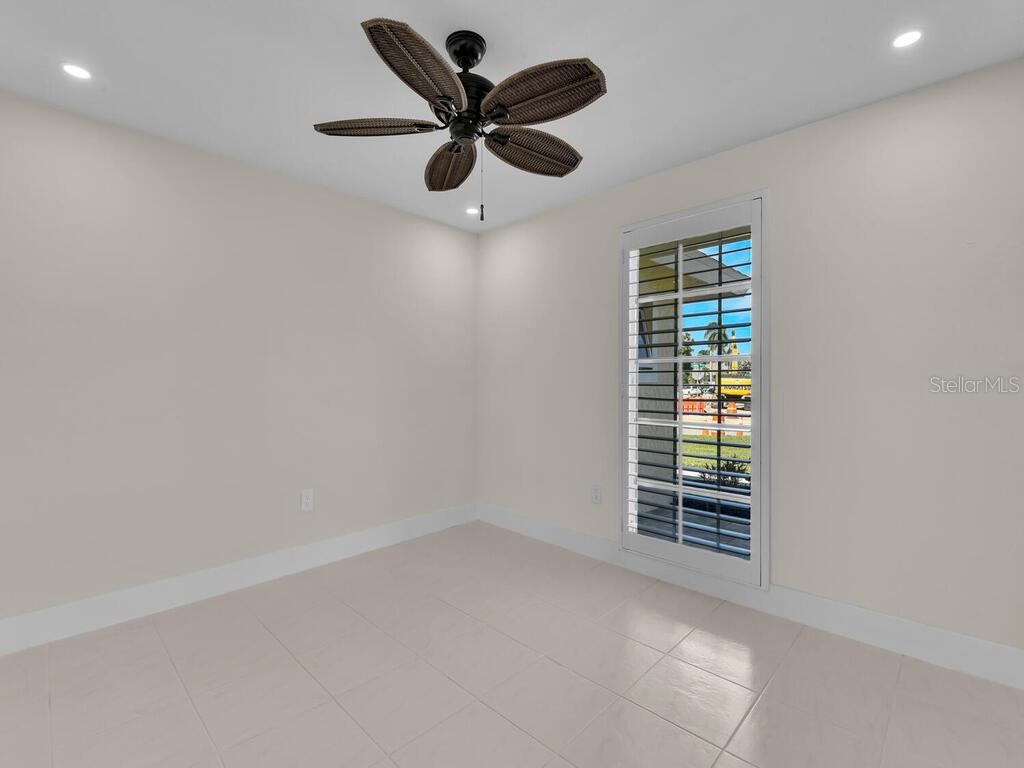 Image 14 of 44 For 491 Cypress Way E